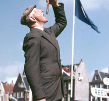 Man downing a herring... the Dutch show us how it's done