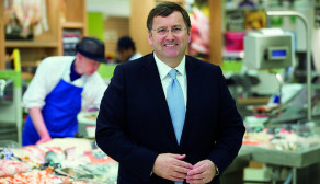 Tesco’s outgoing chief executive Philip Clarke will remain in situ until October when Unilever’s Dave Lewis is to take over