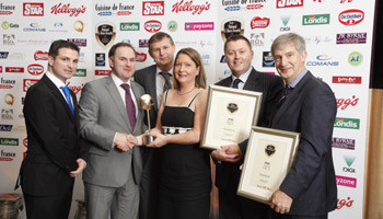 Gavin O’Leary, Irish Daily Star and Alan Gilson, Cuisine de France, presents the Gold Award for Stores less than 2,000 sq ft to winners Eddie and Annette Tobin of Gala/Topaz, Port Road, Letterkenny, Co Donegal. Also pictured are Malachy Hanberry and Willie O’Byrne of BWG, who represented Gold Award runners up; Spar, Spawell, Dublin 24, and Spar Ranelagh, Dublin 6