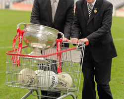 At the announcement of SuperValu’s sponsorship of the GAA Football Championship was Donal Horgan, managing director of SuperValu and Uachtarán Chumann Lúthchleas Gael, Críostóír Ó Cuana