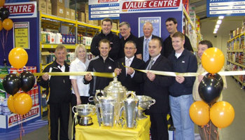 Key members of the Kilkenny Value Centre team , the Kilkenny senior hurling team, Rehab Kilkenny, and junior minister for Enterprise, Trade and Employment John McGuinness, celebrate the achievements of the county’s finest